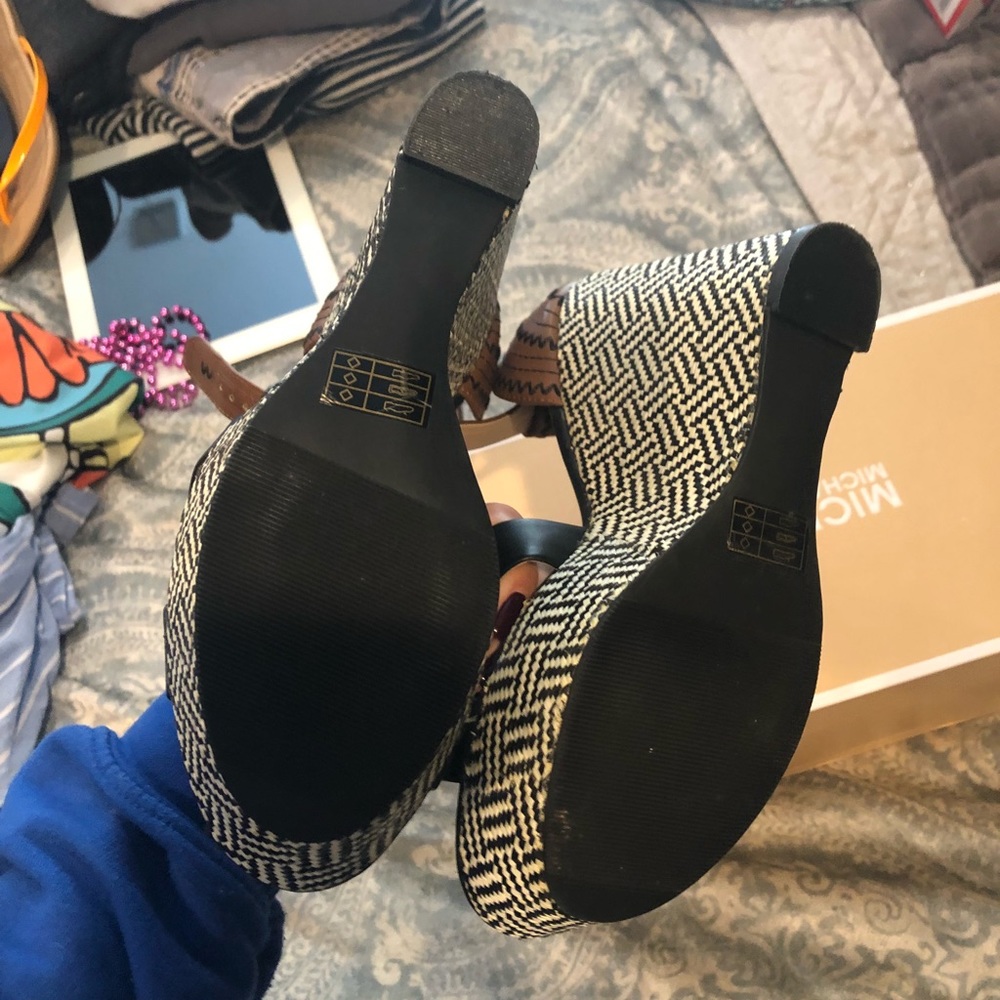 Shoes ! 👠 - Picture 4 of 4